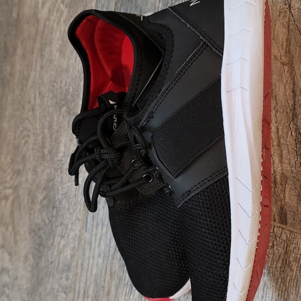 Shoes - Picture 3 of 4